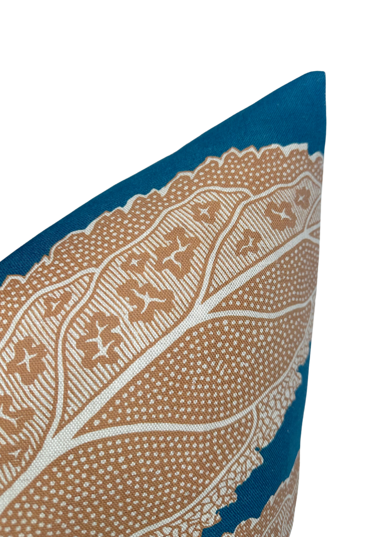 Lacinato Pillow Cover in Basalt Black