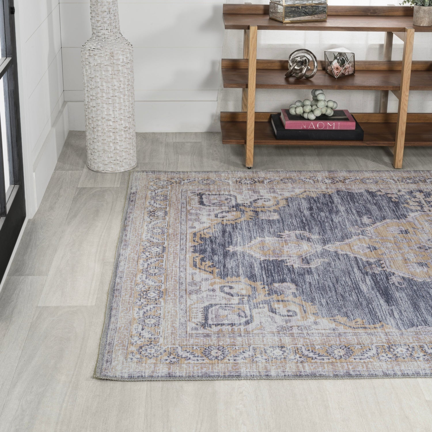 Chenille Cottage Medallion Machine-Washable Area Rug