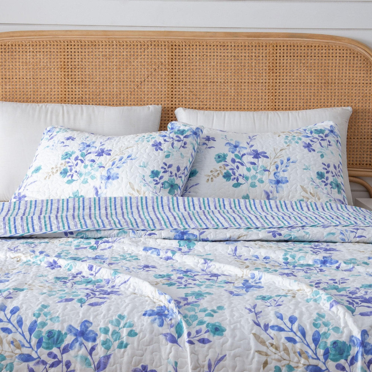 3-Piece Floral Quilt Set - April Morning