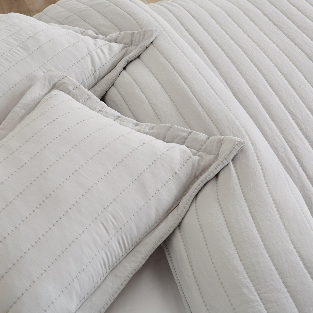 3-Piece Solid Striped Quilt - Virginia Collection