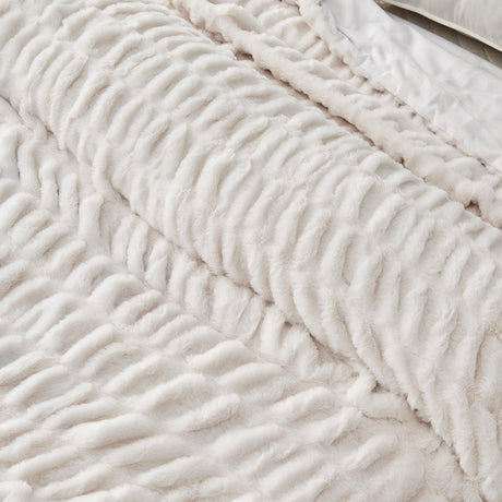 Ruched Faux Fur Throw Blanket - Alondra Collection