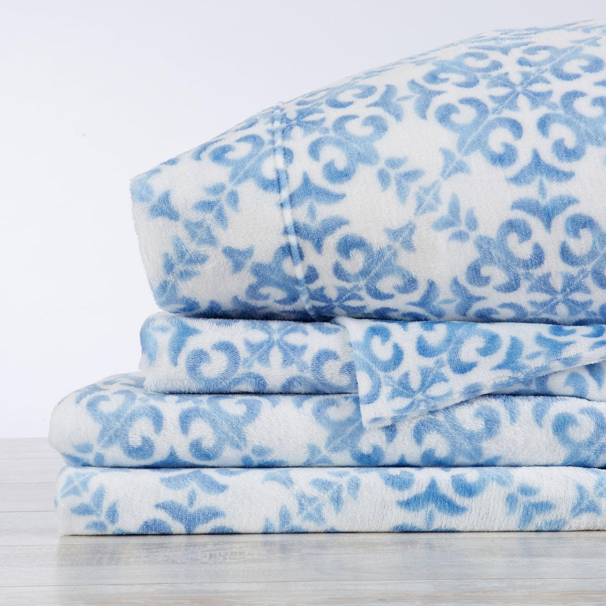 4-Piece Printed Plush Sheet - Velvet Luxe Lattice Collection