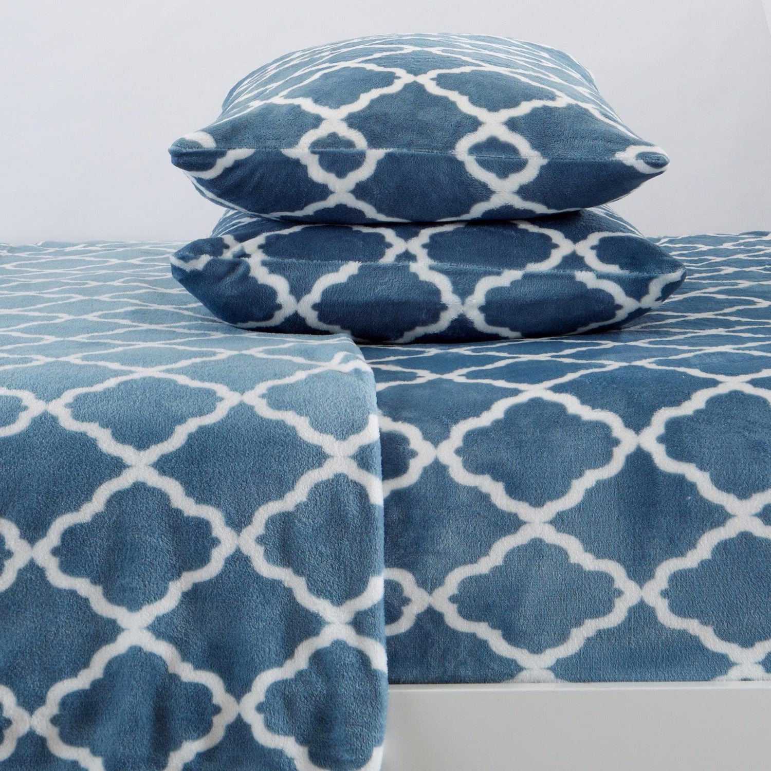 4-Piece Printed Plush Sheet - Velvet Luxe Lattice Collection
