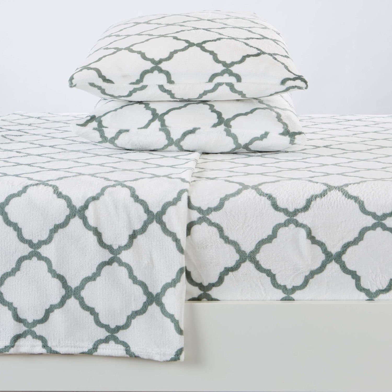 4-Piece Printed Plush Sheet - Velvet Luxe Lattice Collection