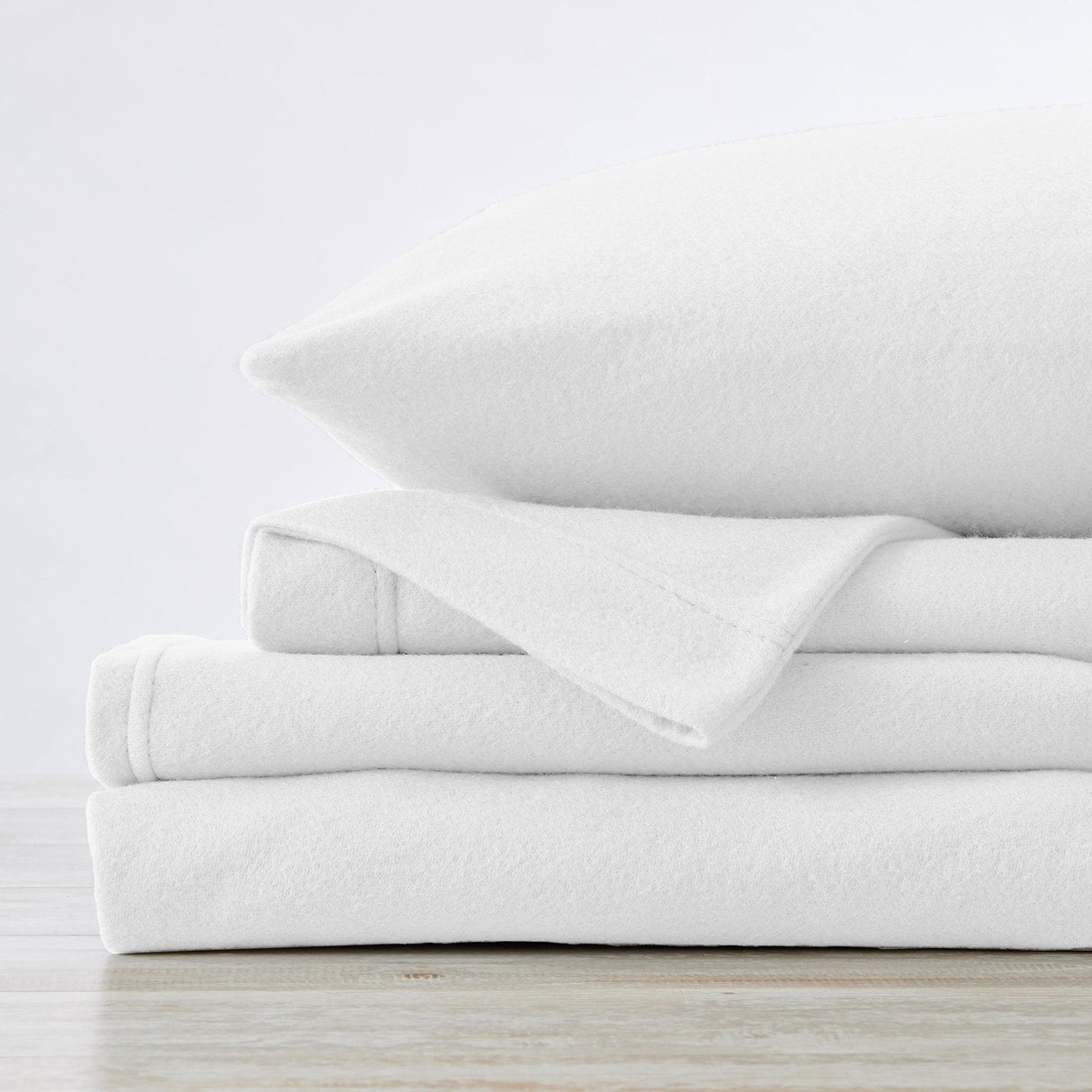 4-Piece Solid Fleece Sheet - Christina Collection