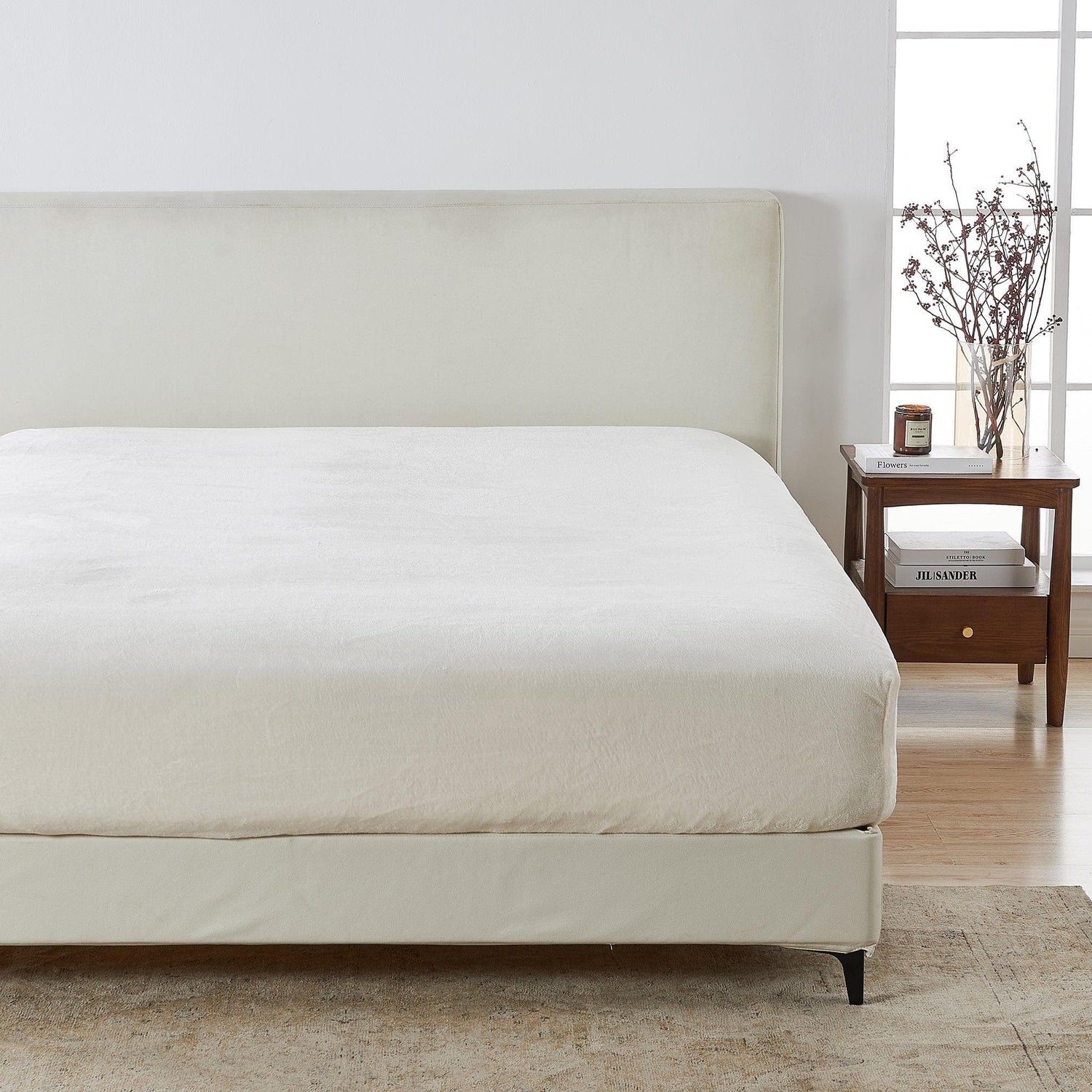 Solid Plush Fitted Sheet - Velvet Luxe Collection