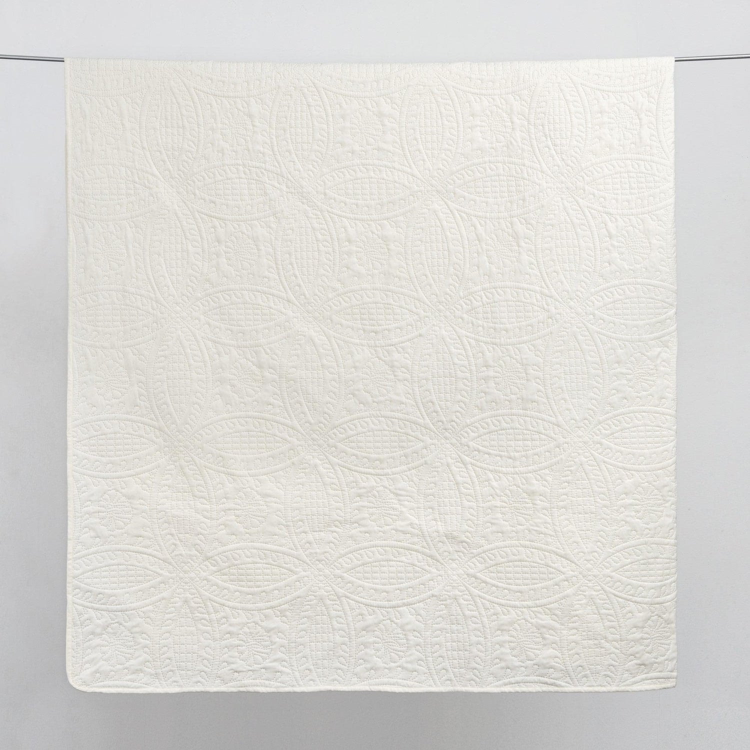 3-Piece Oversized Medallion Quilt Set - Clara Collection