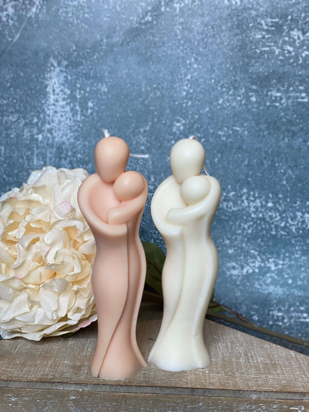 Mother's Hug Candle - Handcrafted Soy Wax Sculpture for a Cozy Home Ambiance