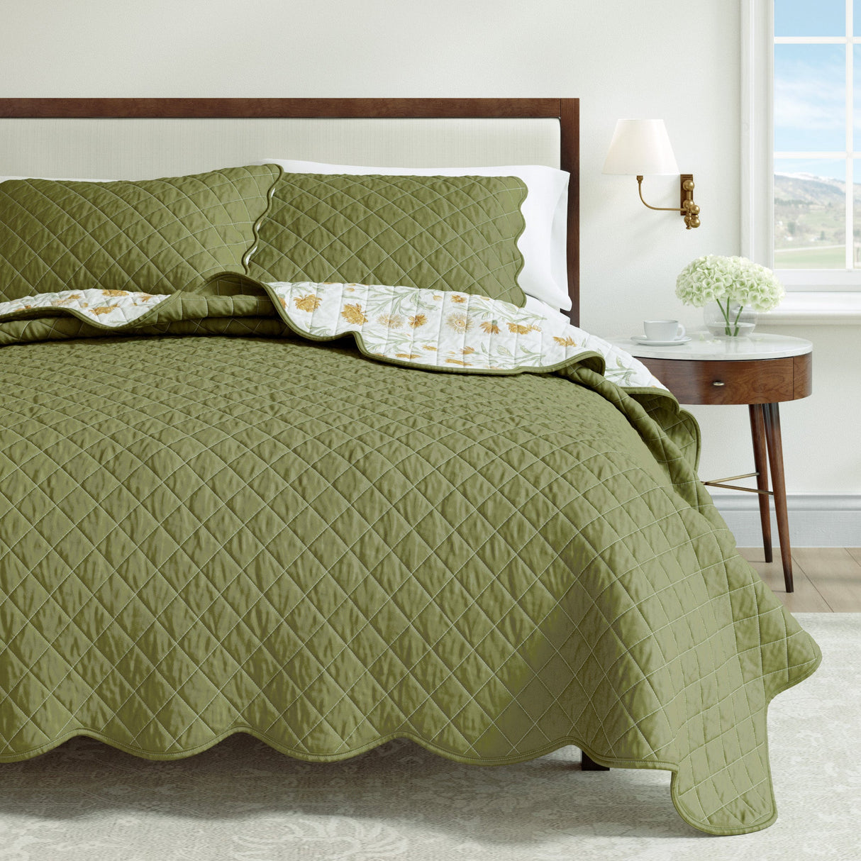 Floral Print & Scallopeded Edge Cotton Quilt Set - Illiana Collection