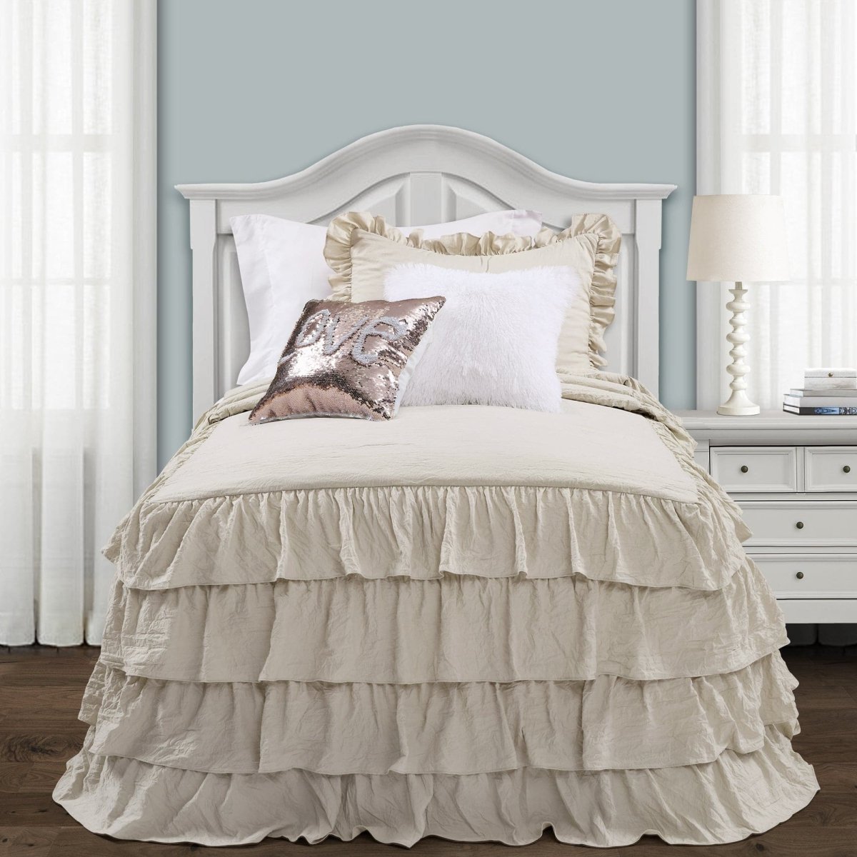 Allison Ruffle Skirt Bedspread Set