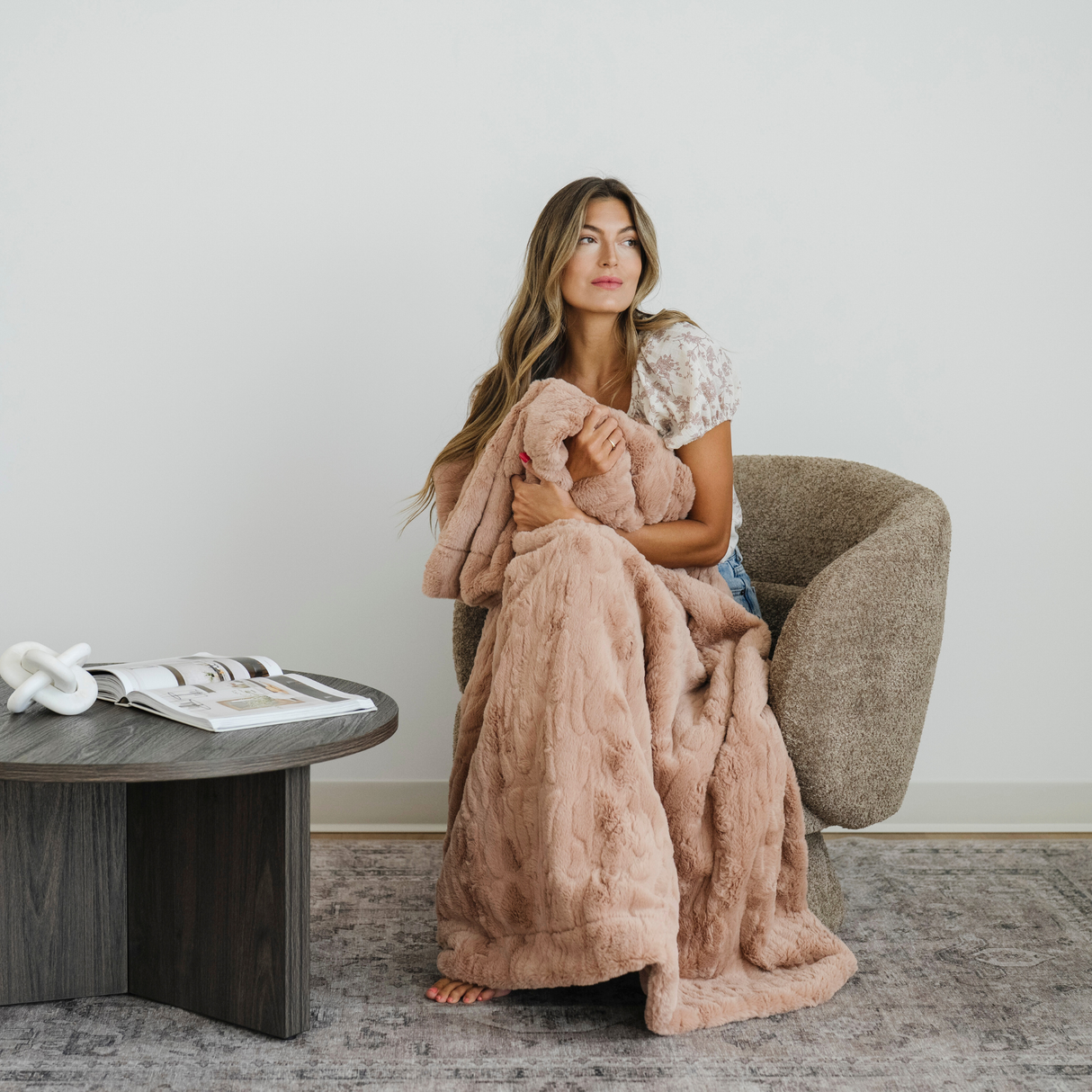 Faux Fur XL Throw Blankets