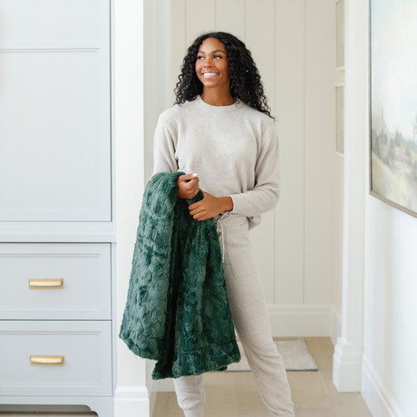 Faux Fur Throw Blankets