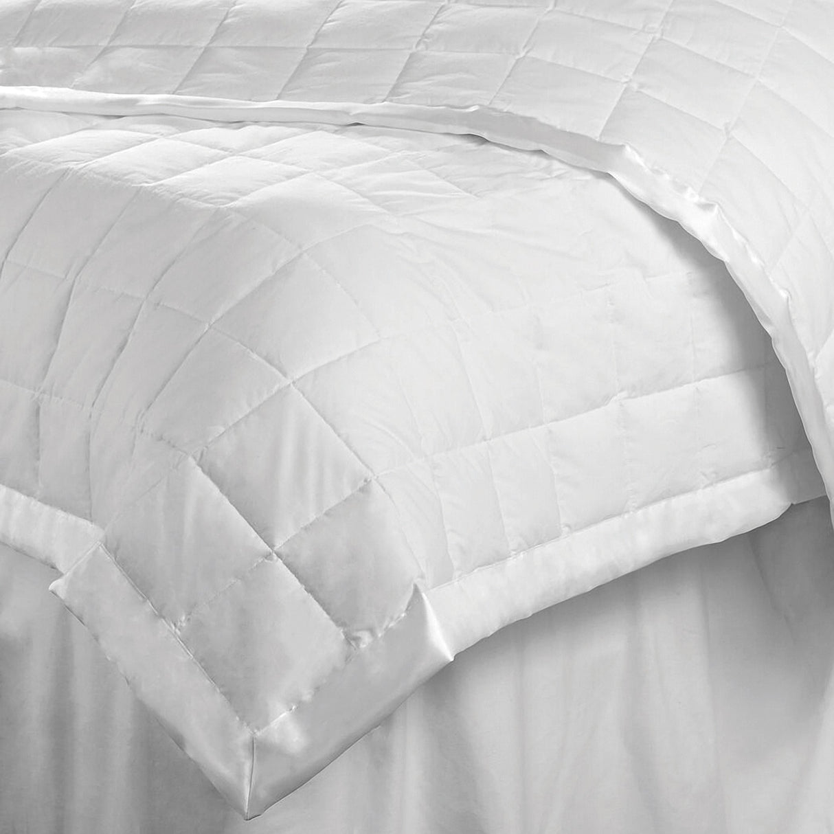 Villa-Lite-Weight-Quilt-Quilts