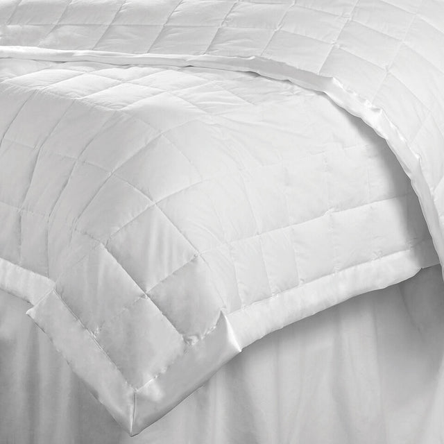 Villa-Lite-Weight-Quilt-Quilts