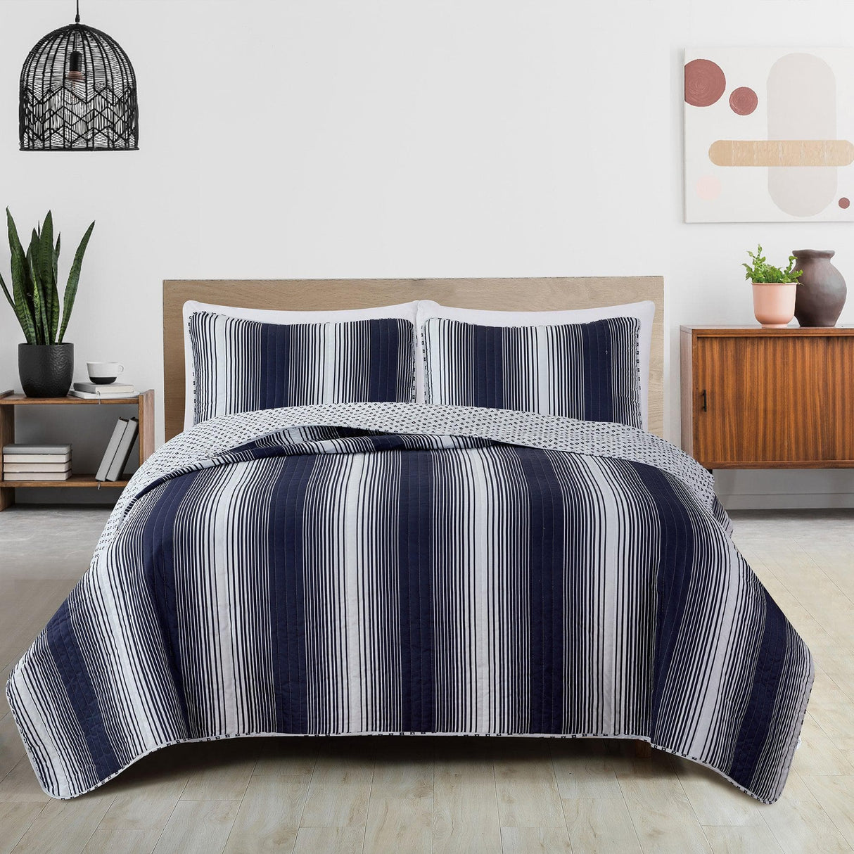 Everette Collection 3 Piece Ombre Striped Quilt Set