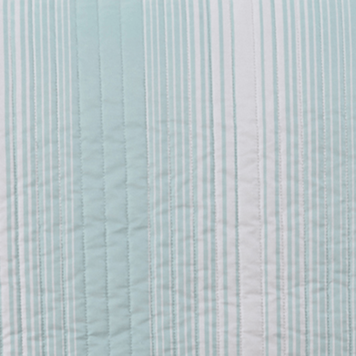 Everette Collection 3 Piece Ombre Striped Quilt Set