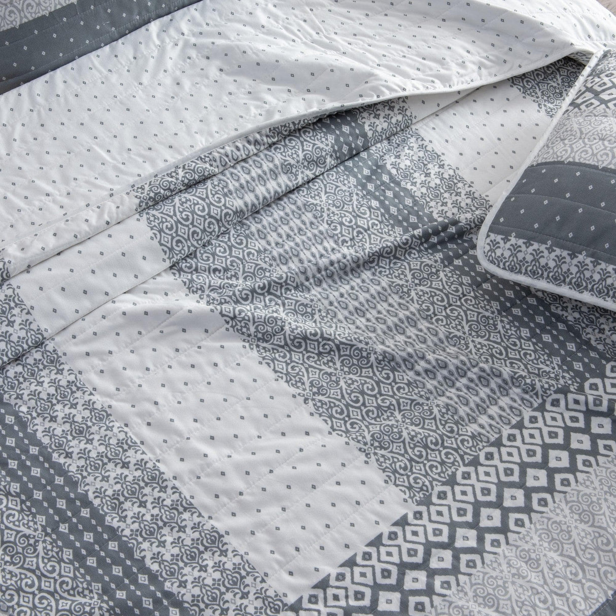 3-Piece Stripe Quilt - Dorothea Collection