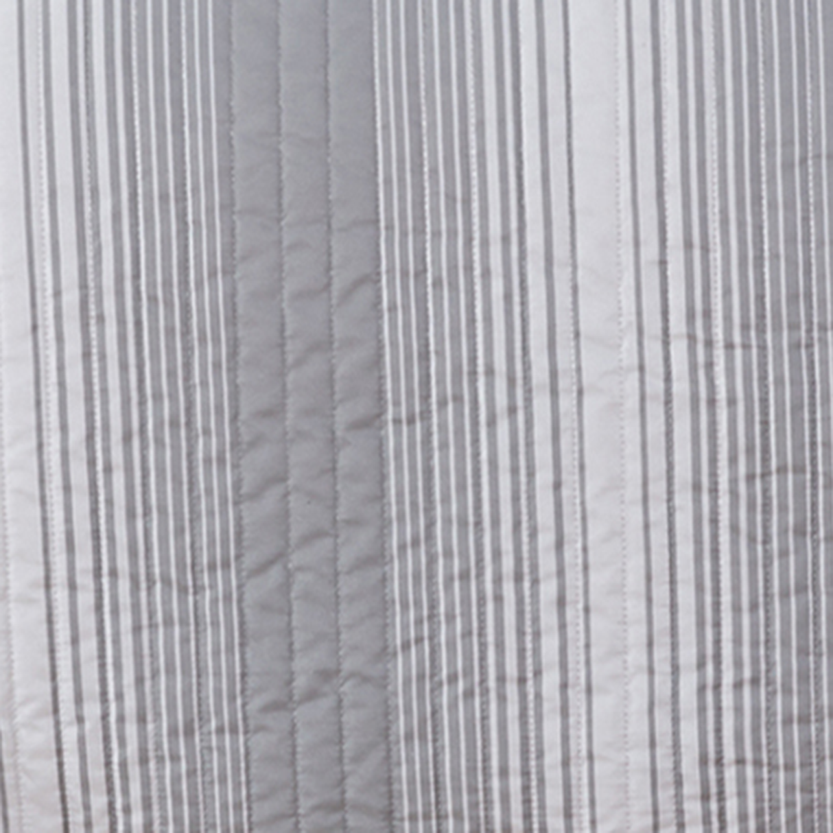 Everette Collection 3 Piece Ombre Striped Quilt Set