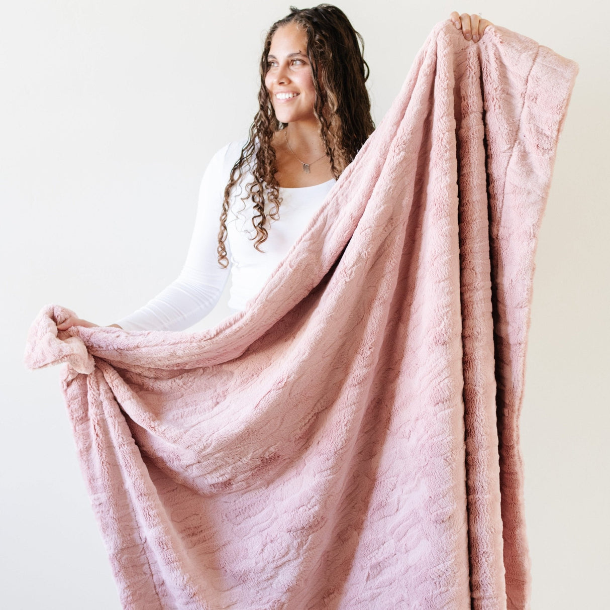 Faux Fur XL Throw Blankets